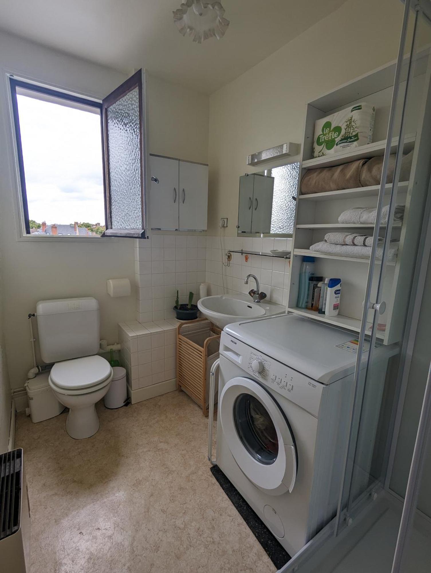 Studio 63M2 3Eme Etage Ou Chambre Dans Appartement 2Eme Etage Pour Sejours A Moulins Moulins  Eksteriør bilde