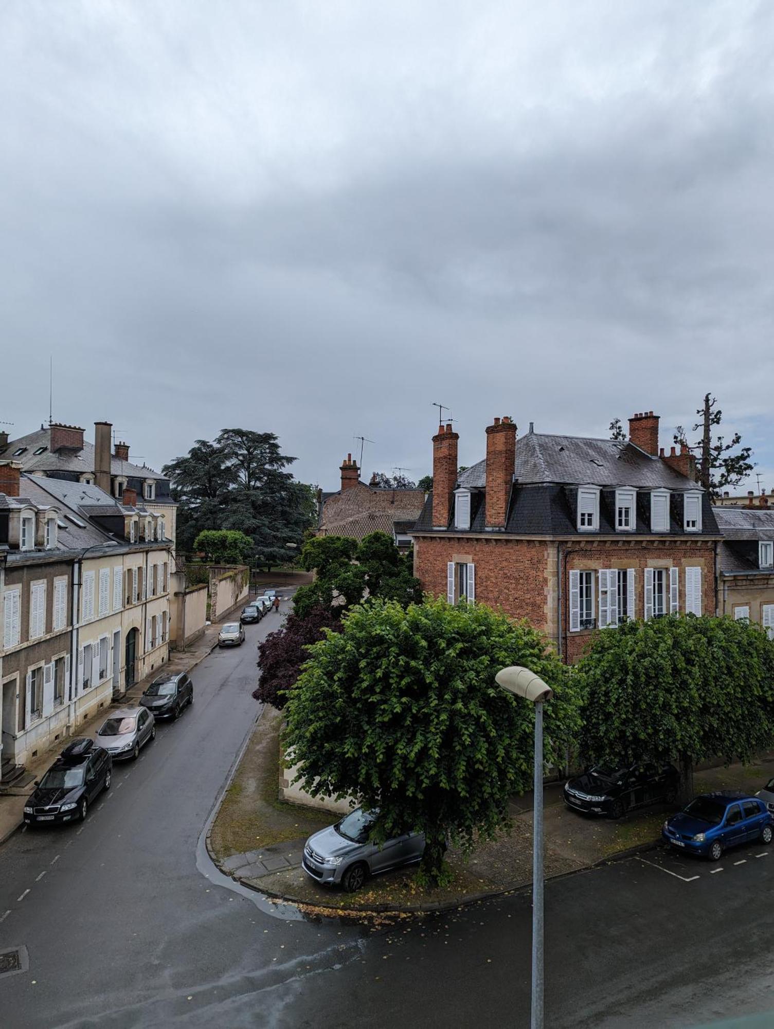 Studio 63M2 3Eme Etage Ou Chambre Dans Appartement 2Eme Etage Pour Sejours A Moulins Moulins  Eksteriør bilde